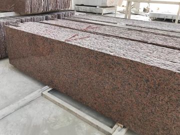 China Alise o corte para fazer sob medida a laje vermelha natural do granito do bordo da pedra e da telha G562 fornecedor