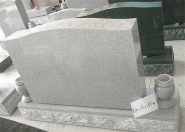 China Granito fúnebre dos monumentos da curva, lápides eretas e lápides com vaso fornecedor