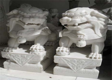 China Escultura branca do leão do mármore do jade, esculturas animais de pedra cor personalizada fornecedor
